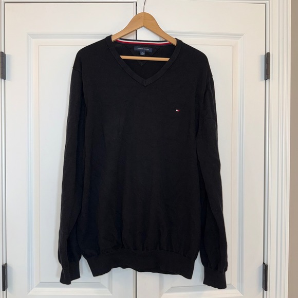Vintage Tommy Hilfiger XXL Mens V-Neck Sweater Pullover Black Cotton Casual - Picture 1 of 6